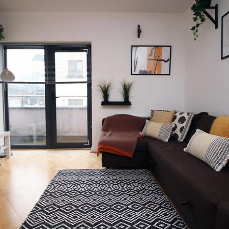 Centrally Located Spacious 2Br | Cohost Partners كارديف المظهر الخارجي الصورة