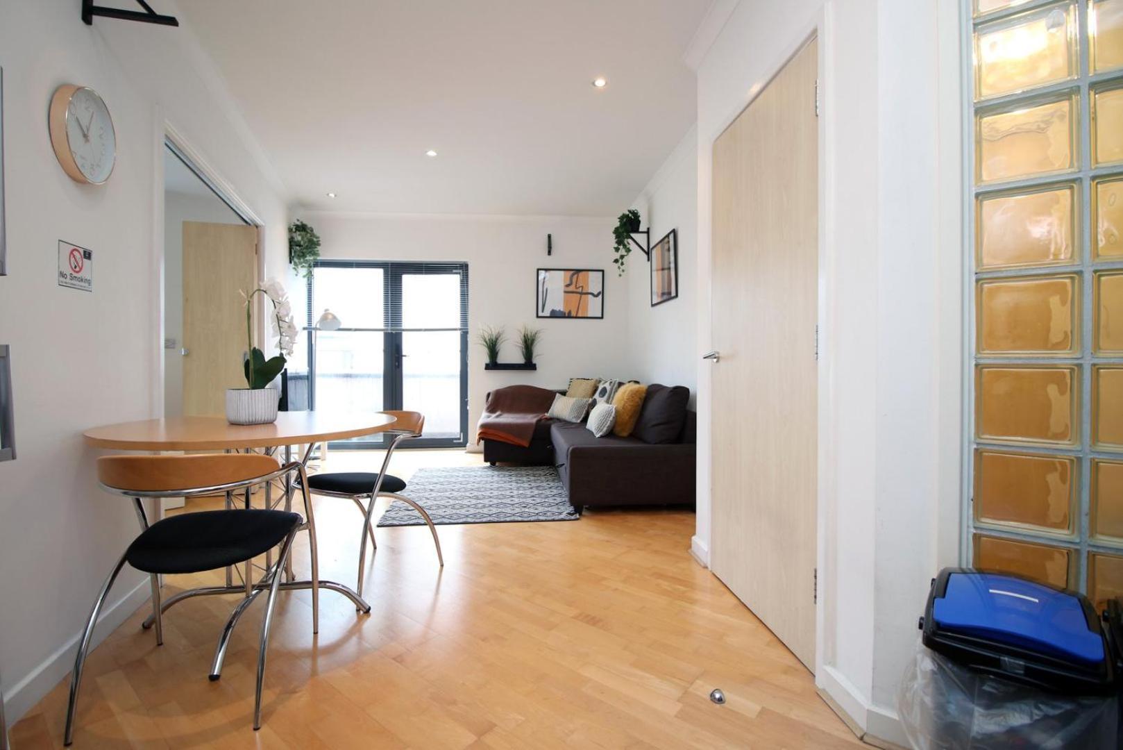 Centrally Located Spacious 2Br | Cohost Partners كارديف المظهر الخارجي الصورة