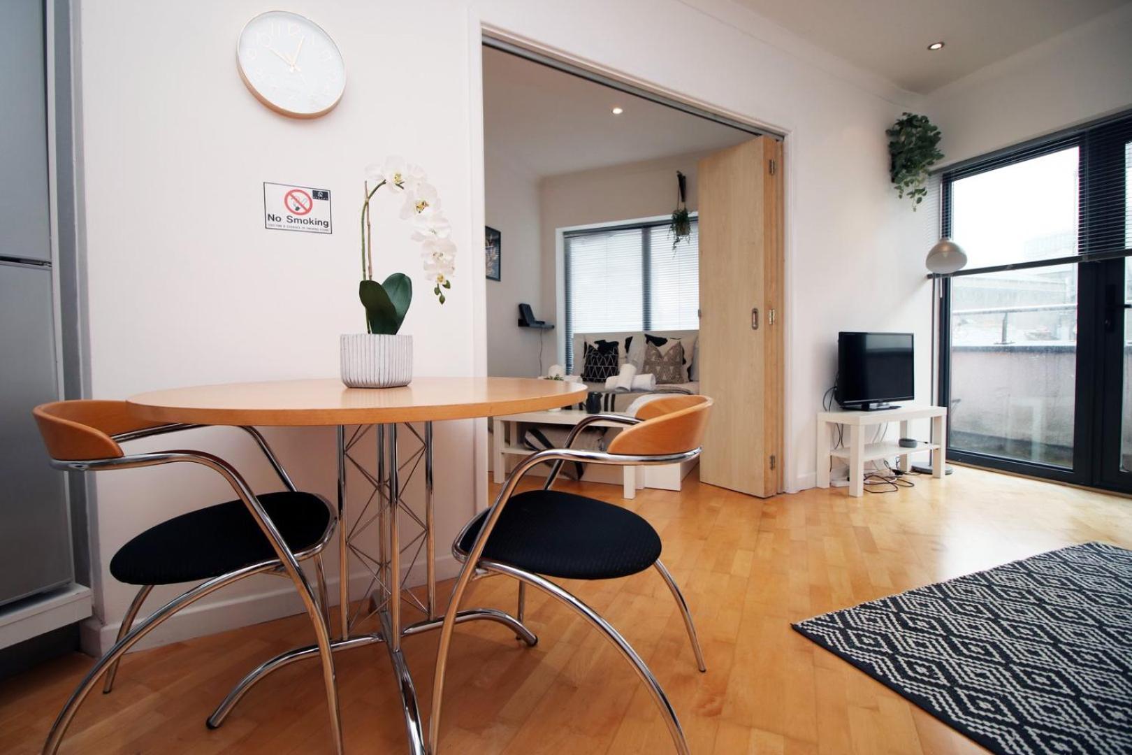 Centrally Located Spacious 2Br | Cohost Partners كارديف المظهر الخارجي الصورة