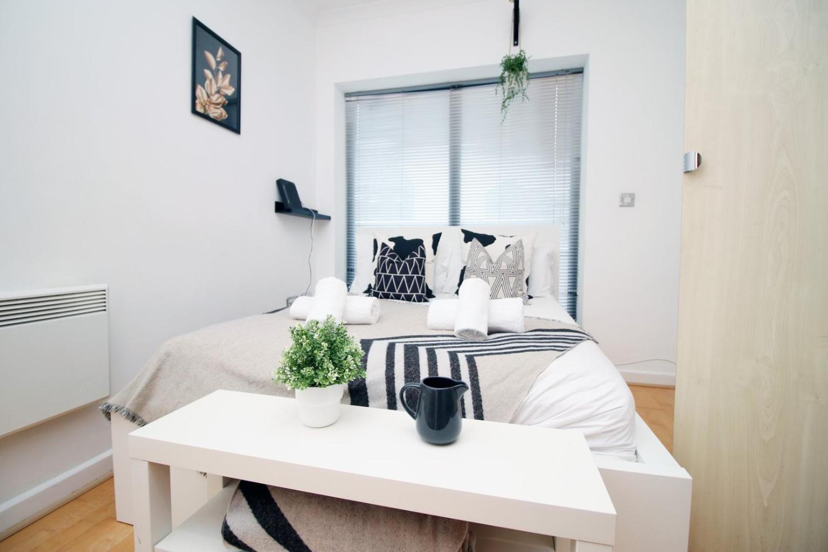 Centrally Located Spacious 2Br | Cohost Partners كارديف المظهر الخارجي الصورة